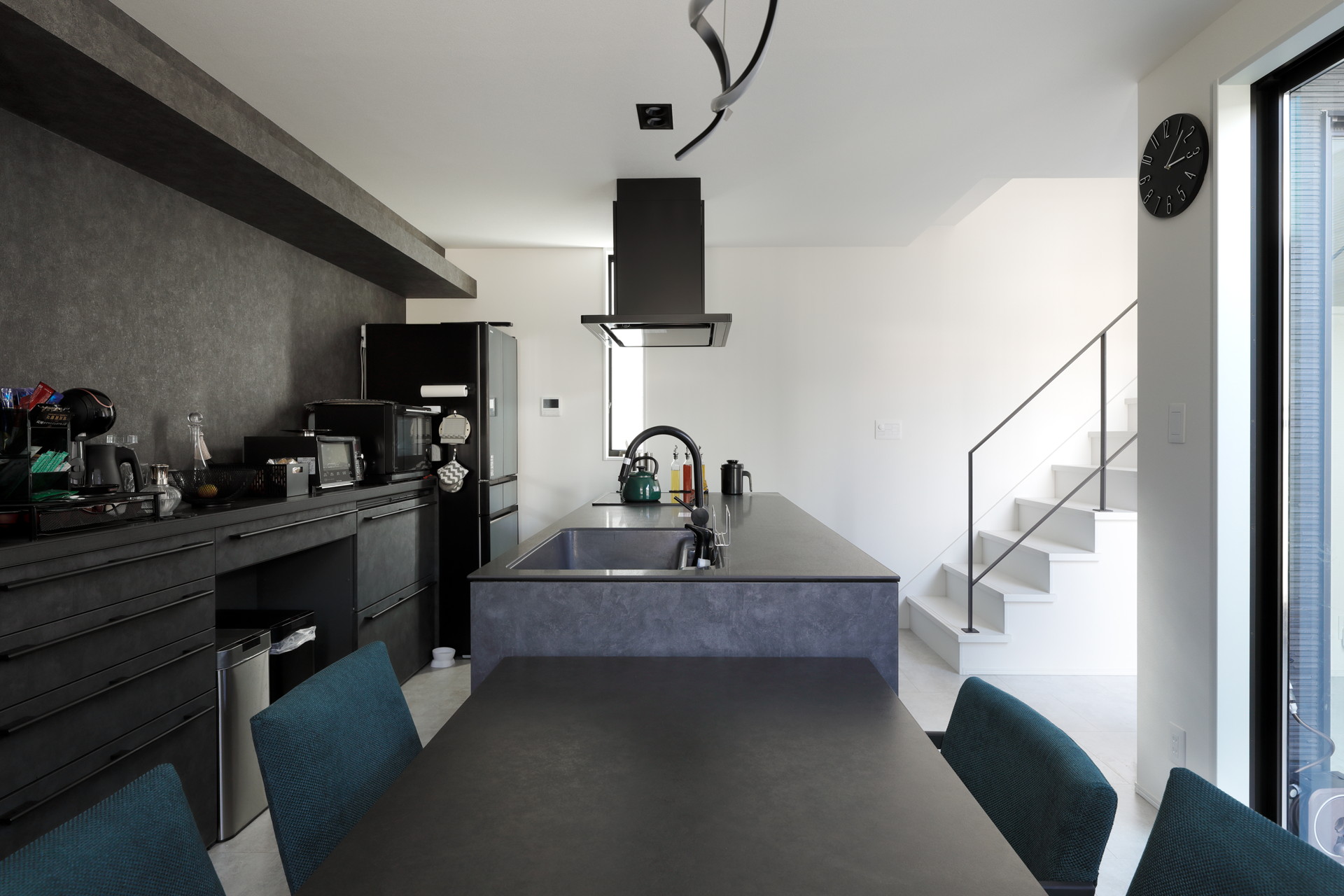 シンプルで洗練されたホテルライクな家