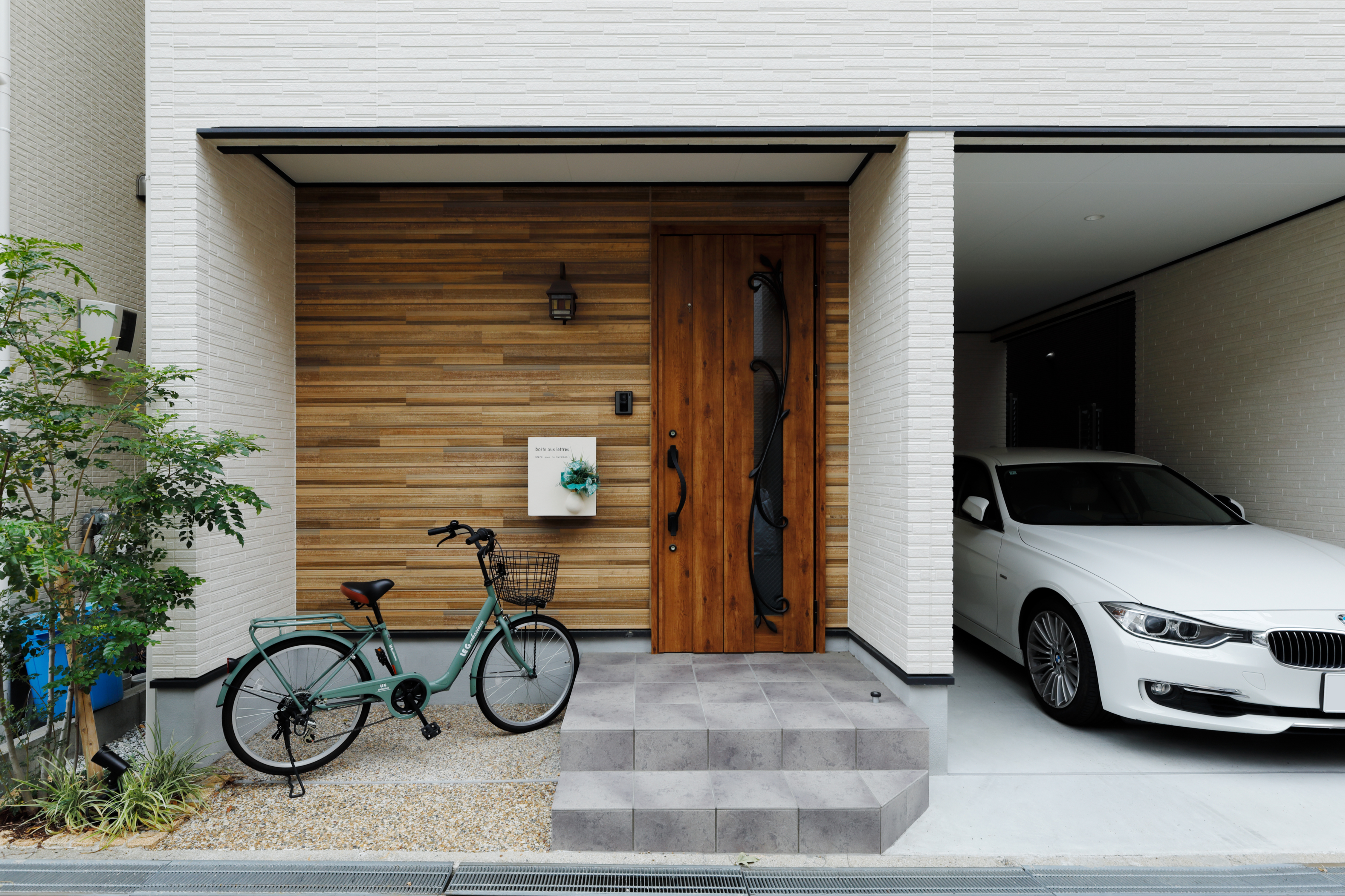 ハンモック、ホームシアターのある遊び心満点の家 写真