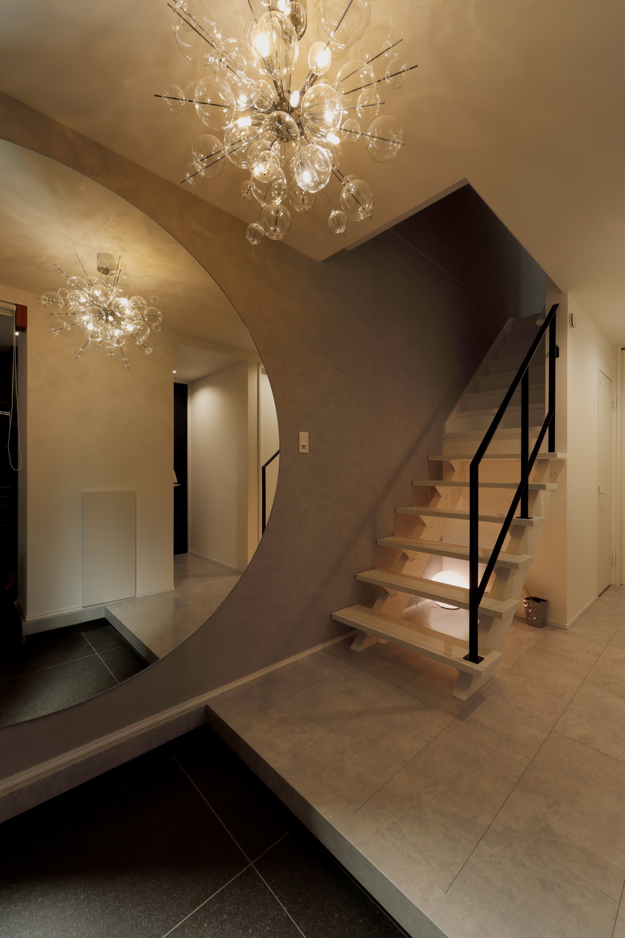 シンプルで洗練されたホテルライクな家 写真